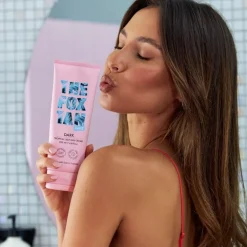 Donkere zelfbruinende crème tropisch