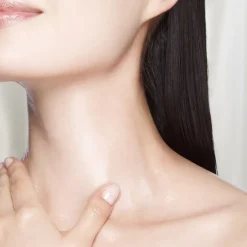 Throat and Bust Lifting Effect